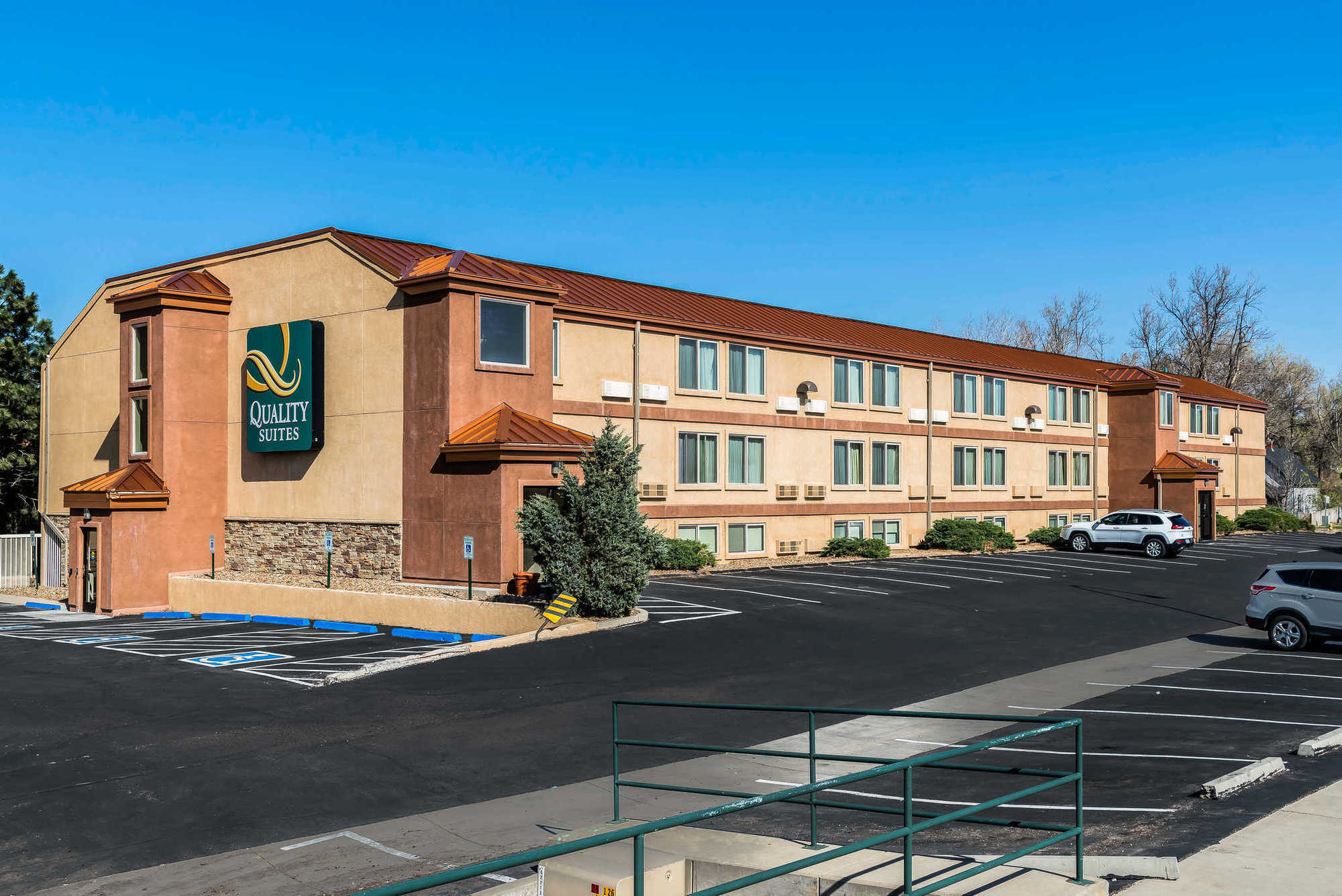 Quality Suites Central Colorado Springs Exterior foto