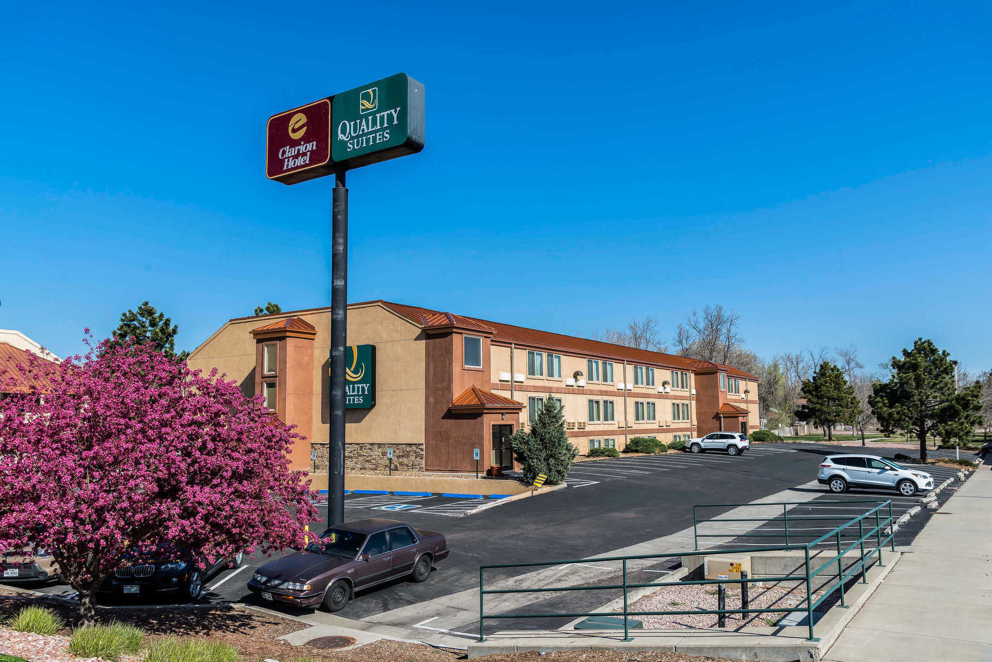 Quality Suites Central Colorado Springs Exterior foto
